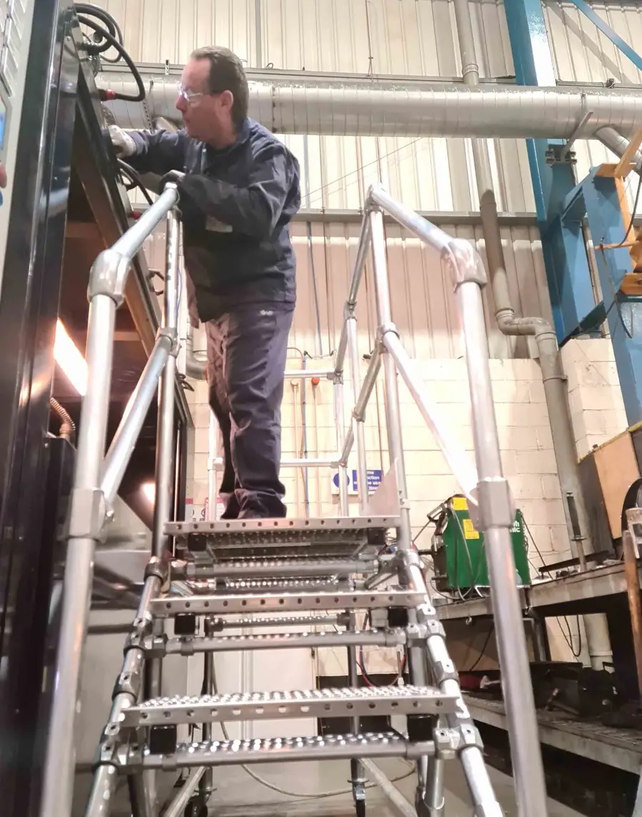 Worksmith Platform A Customised Work Platform For a Manufacturing Facility - Kee Safety