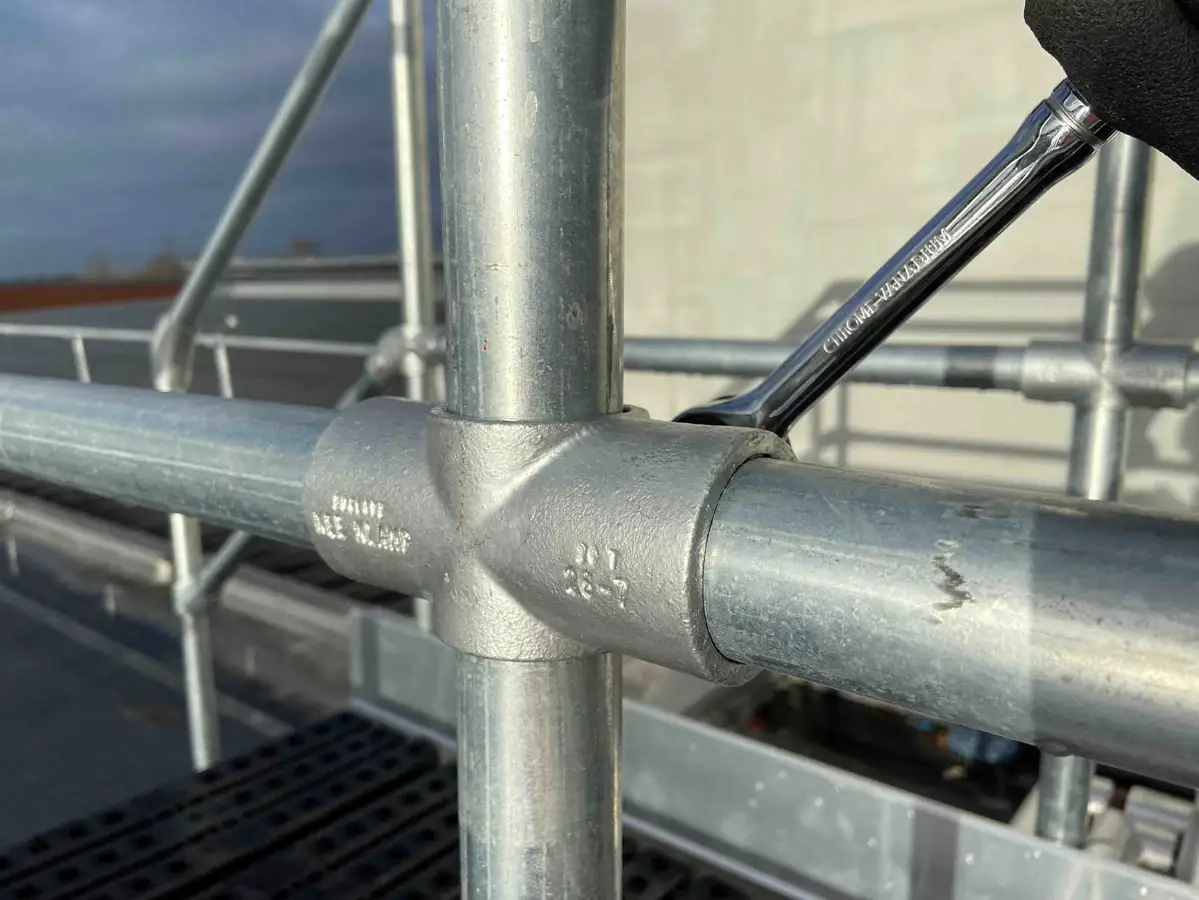 Step Over Tablet Safe Rooftop Step Over Solution For Cheshire Hospital - Kee Safety