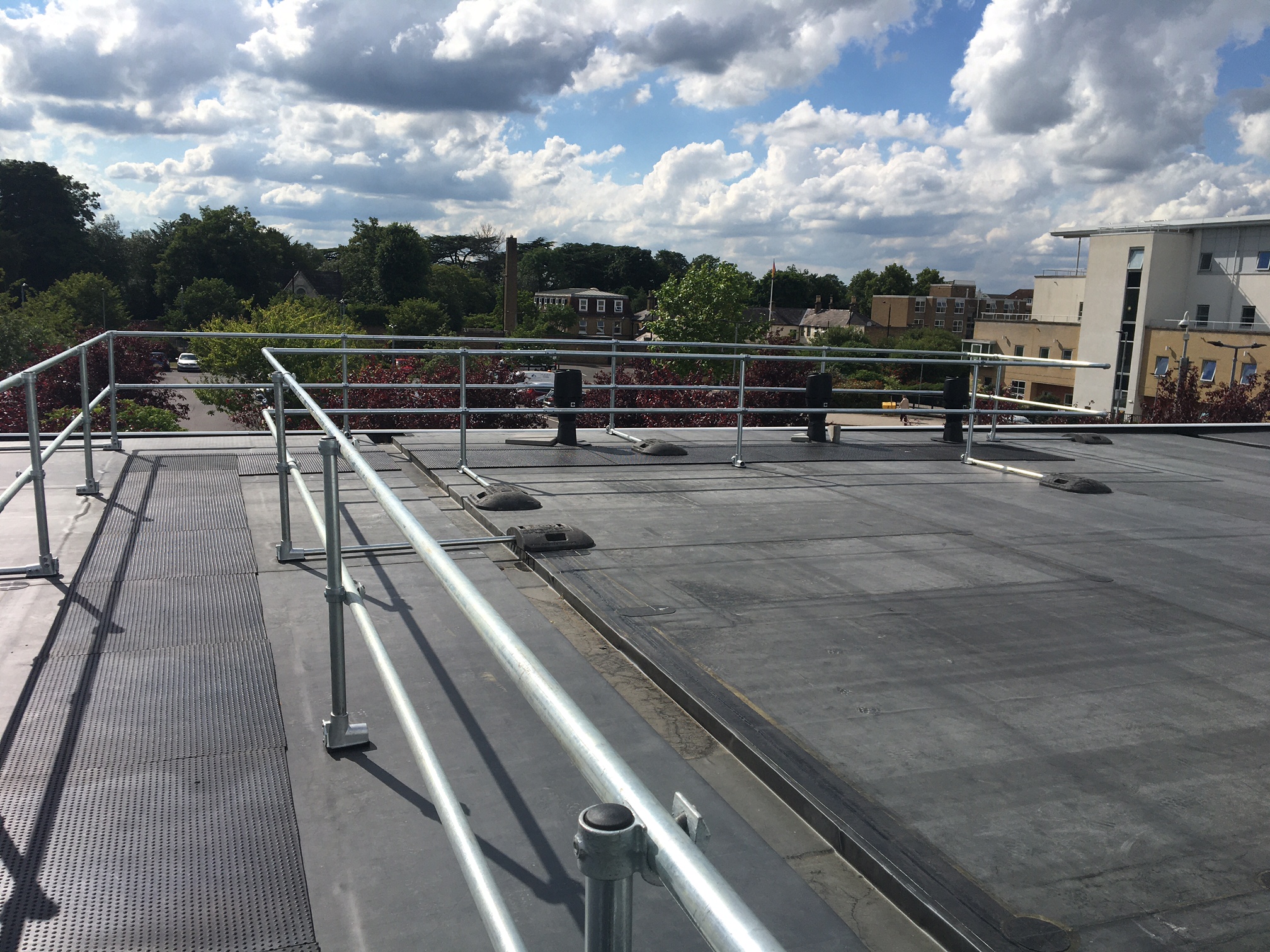 TCL UK PRJ BARRET STEELS DEFENDER 421 (5)