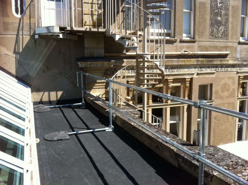 Protection Antichute Discrete 9