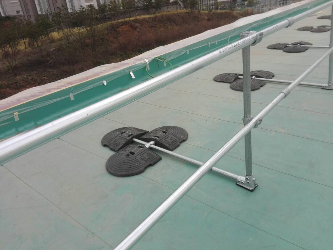 Free Standing Rooftop Guardrail