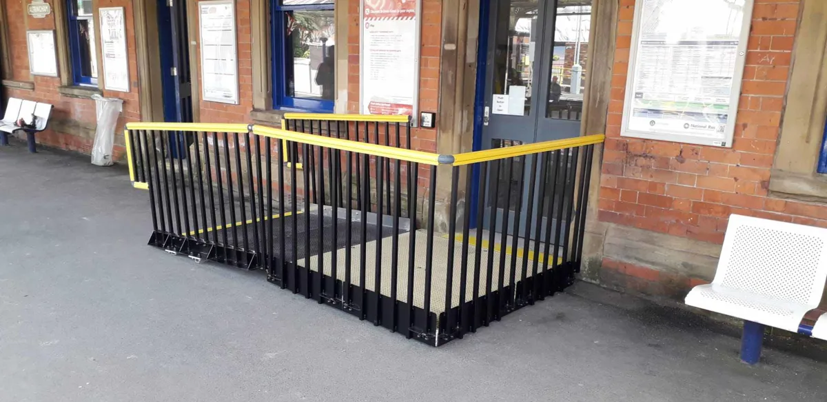 Full Protection Ramp Modular DDA Ramps - Kee Safety